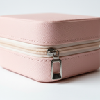 EKVEER Mini Travel Jewellery Box for Women, Portable PU Leather Jewellery Organiser with Zipper - Beige/Light Peach