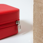 EKVEER Mini Travel Jewellery Box for Women, Portable PU Leather Jewellery Organiser with Zipper - Red